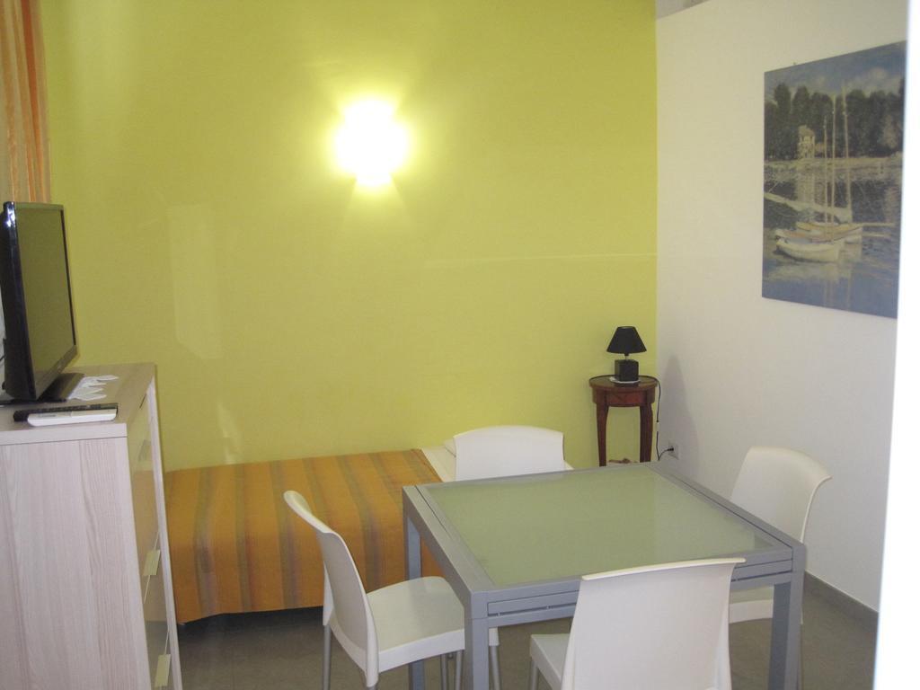 Colombo Apartments Sanremo Værelse billede