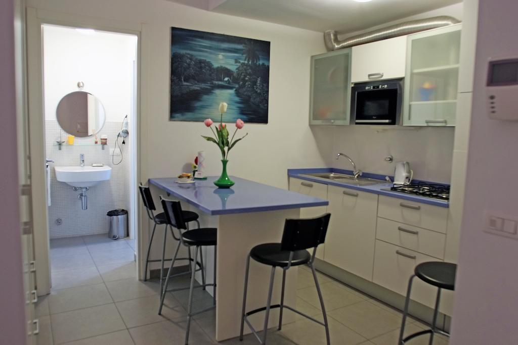 Colombo Apartments Sanremo Værelse billede